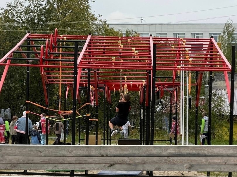 Мончегорские спортсмены захватили почти весь пьедестал на полярных ниндзя‑гонках